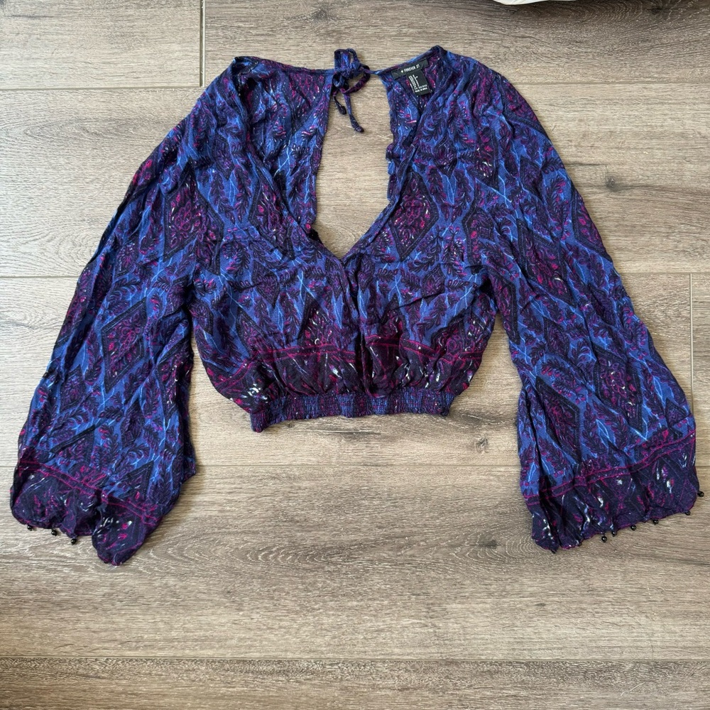 Forever 21 purple bell sleeve stop